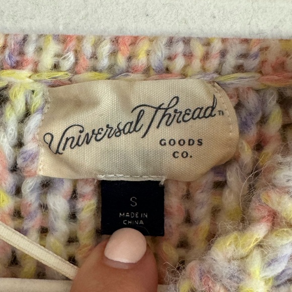 Universal Threads Target Sweater - Picture 3 of 3